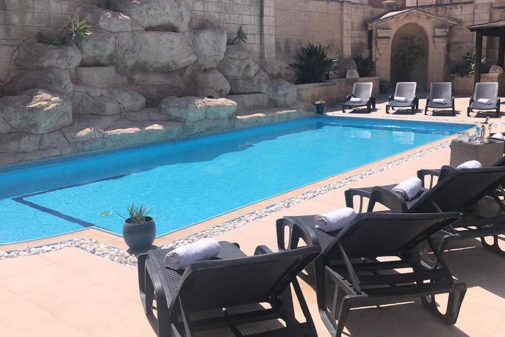 Velver Mansion, Malta - Luxury Villa With Pool Naxxar Exterior foto